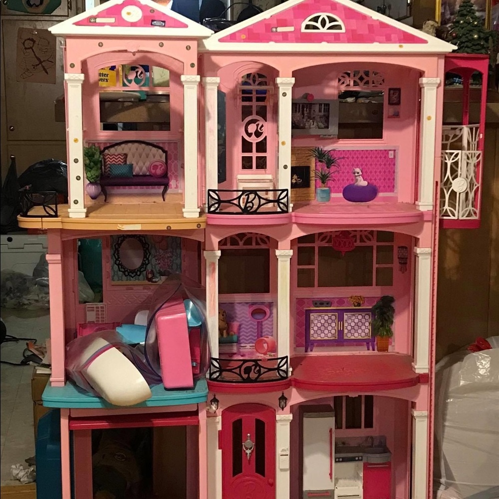 Barbie dreamhouse